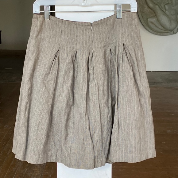 CAbi Dresses & Skirts - CAbi pleated Gray/Brown/White mini skirt